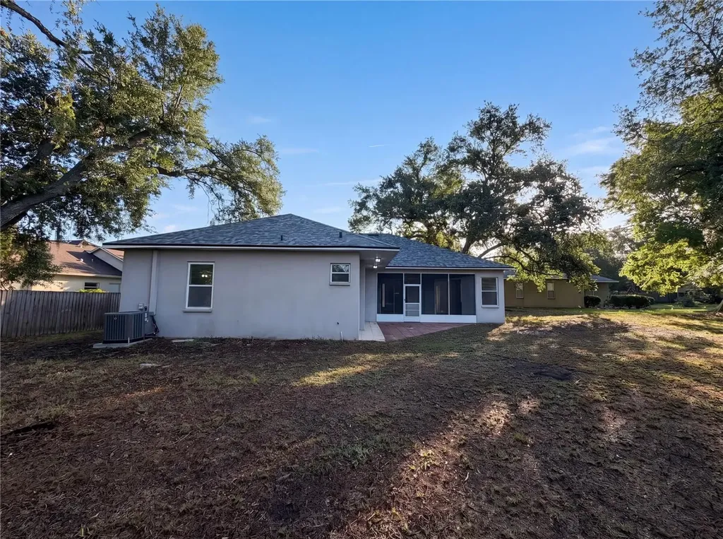 203 Taylor Bay Lane Brandon FL 33510