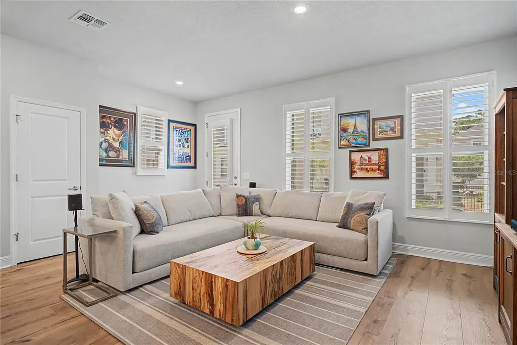 914 Trowman Alley Winter Garden FL 34787