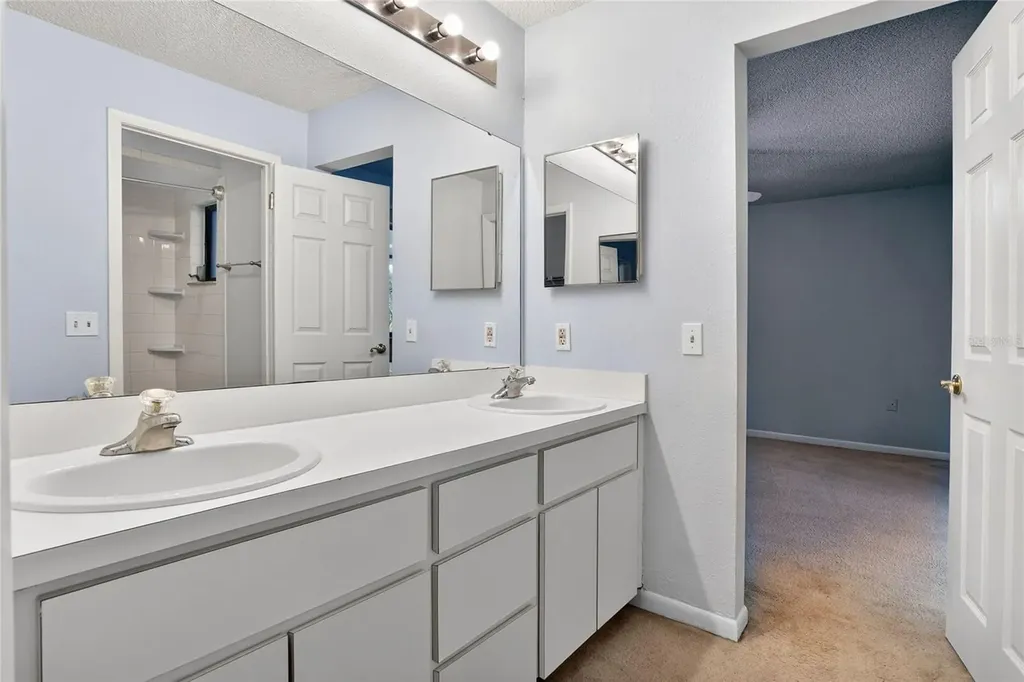 1810 Village Court Mulberry FL 33860