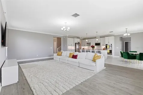 9844 Cabernet Avenue Seffner FL 33584