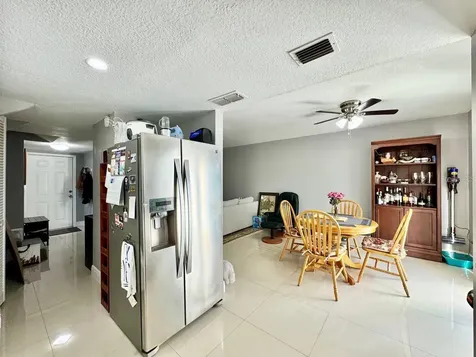 5216 Tennis Court Circle Tampa FL 33617