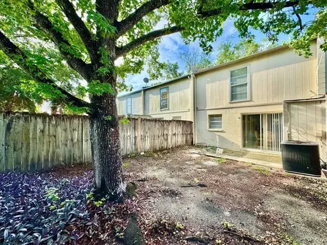5216 Tennis Court Circle Tampa FL 33617