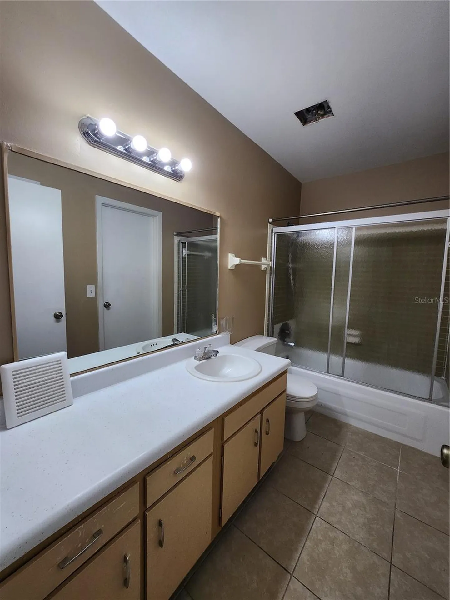 9209 Tudor Drive Tampa FL 33615