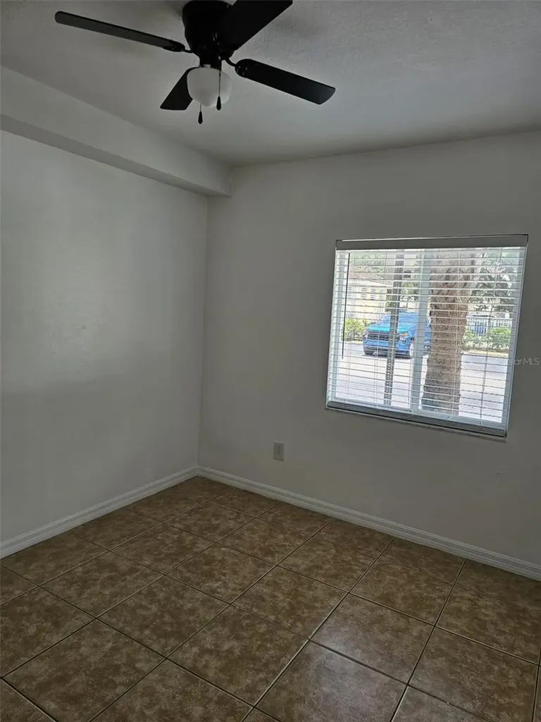 495 Las Cortes Lane Orlando FL 32824