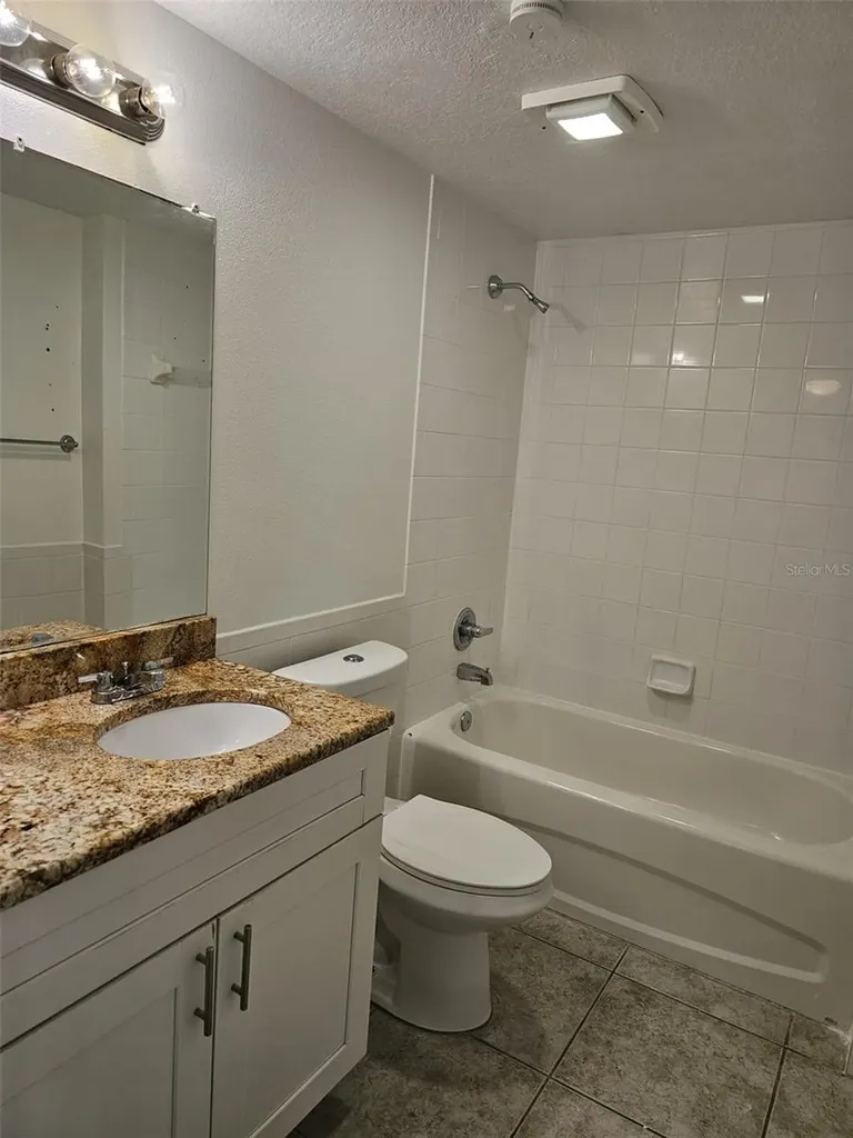 495 Las Cortes Lane Orlando FL 32824