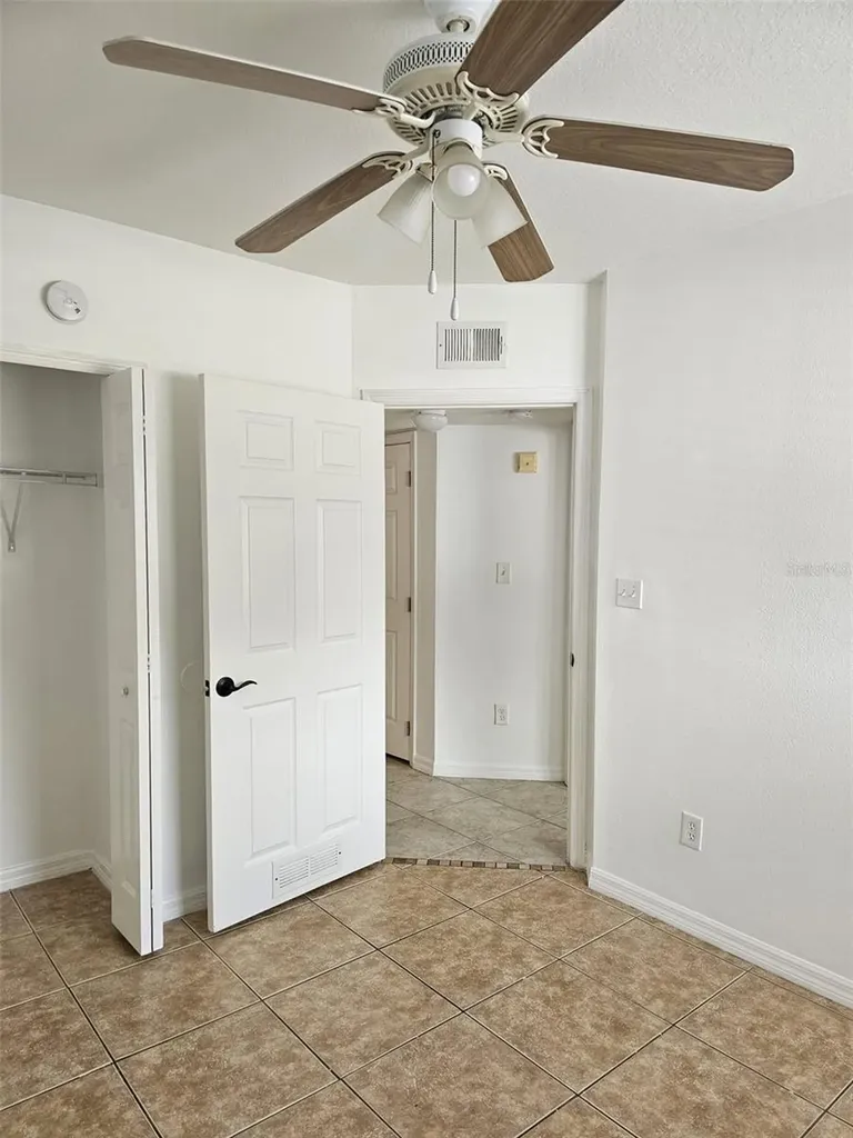 495 Las Cortes Lane Orlando FL 32824