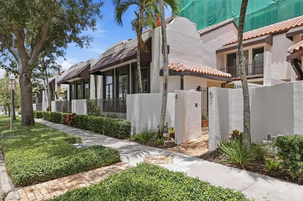 200 Cocoanut Avenue Sarasota FL 34236
