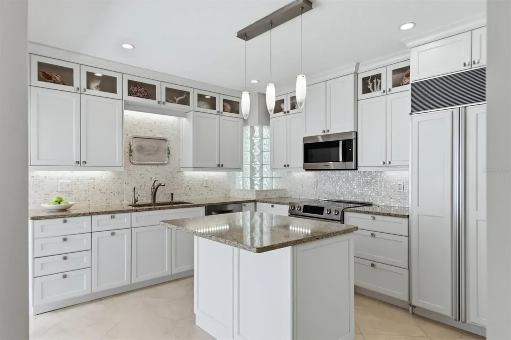 200 Cocoanut Avenue Sarasota FL 34236