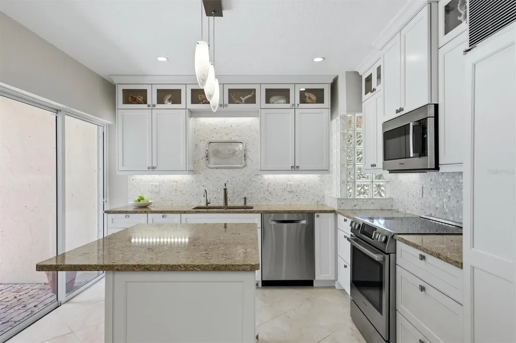 200 Cocoanut Avenue Sarasota FL 34236
