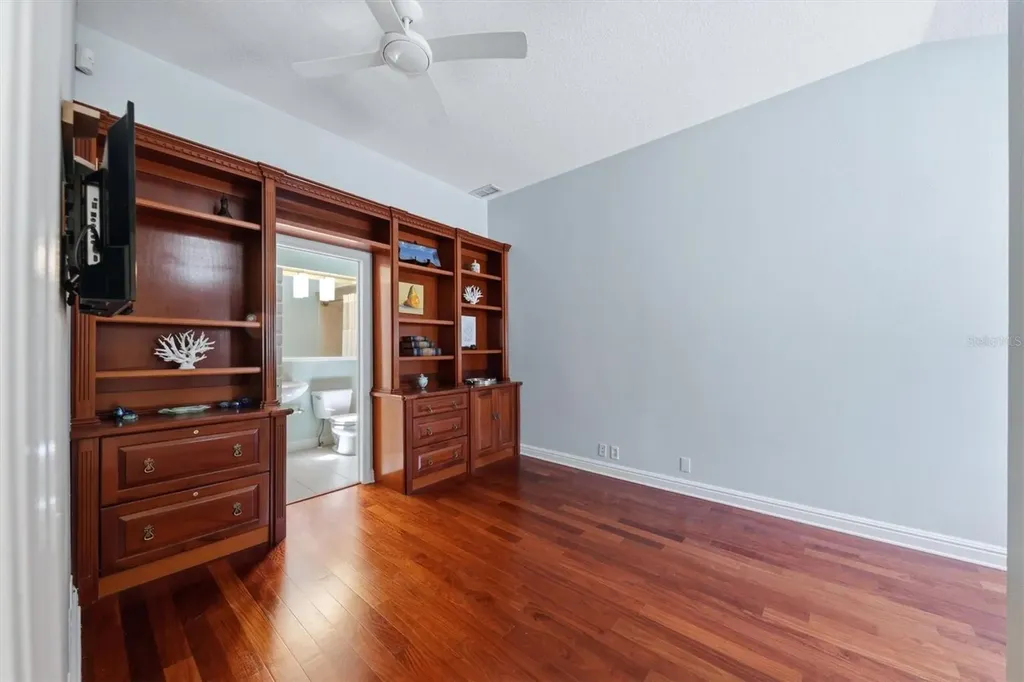 200 Cocoanut Avenue Sarasota FL 34236
