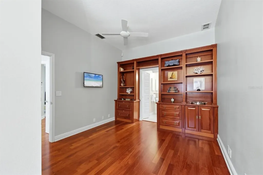 200 Cocoanut Avenue Sarasota FL 34236