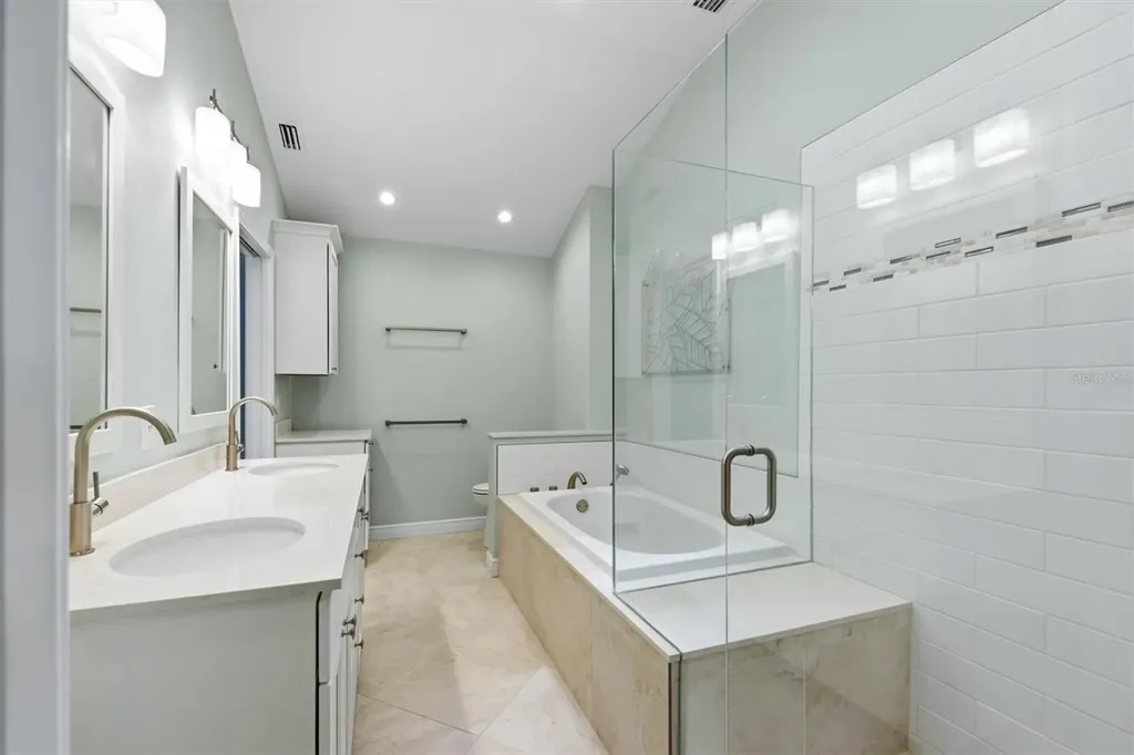 200 Cocoanut Avenue Sarasota FL 34236