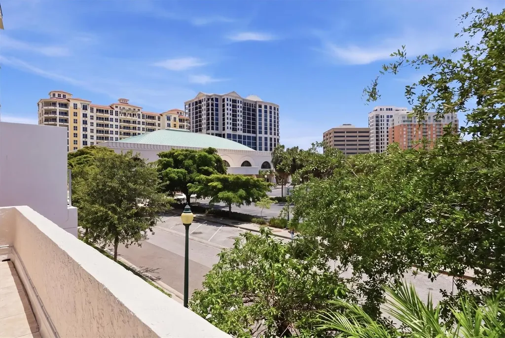 200 Cocoanut Avenue Sarasota FL 34236