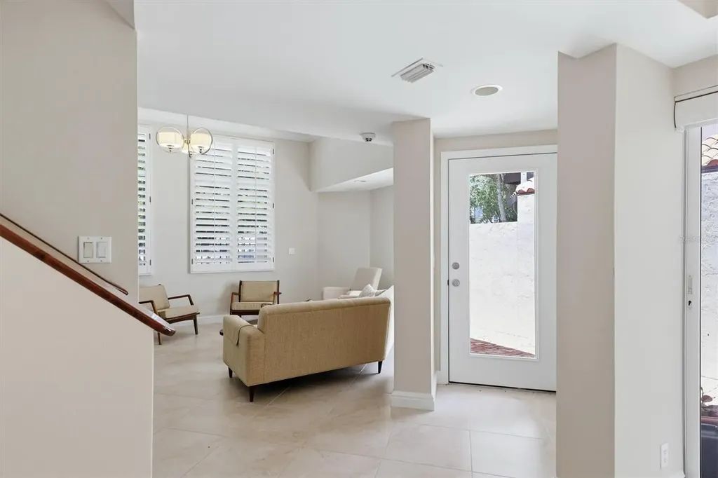 200 Cocoanut Avenue Sarasota FL 34236