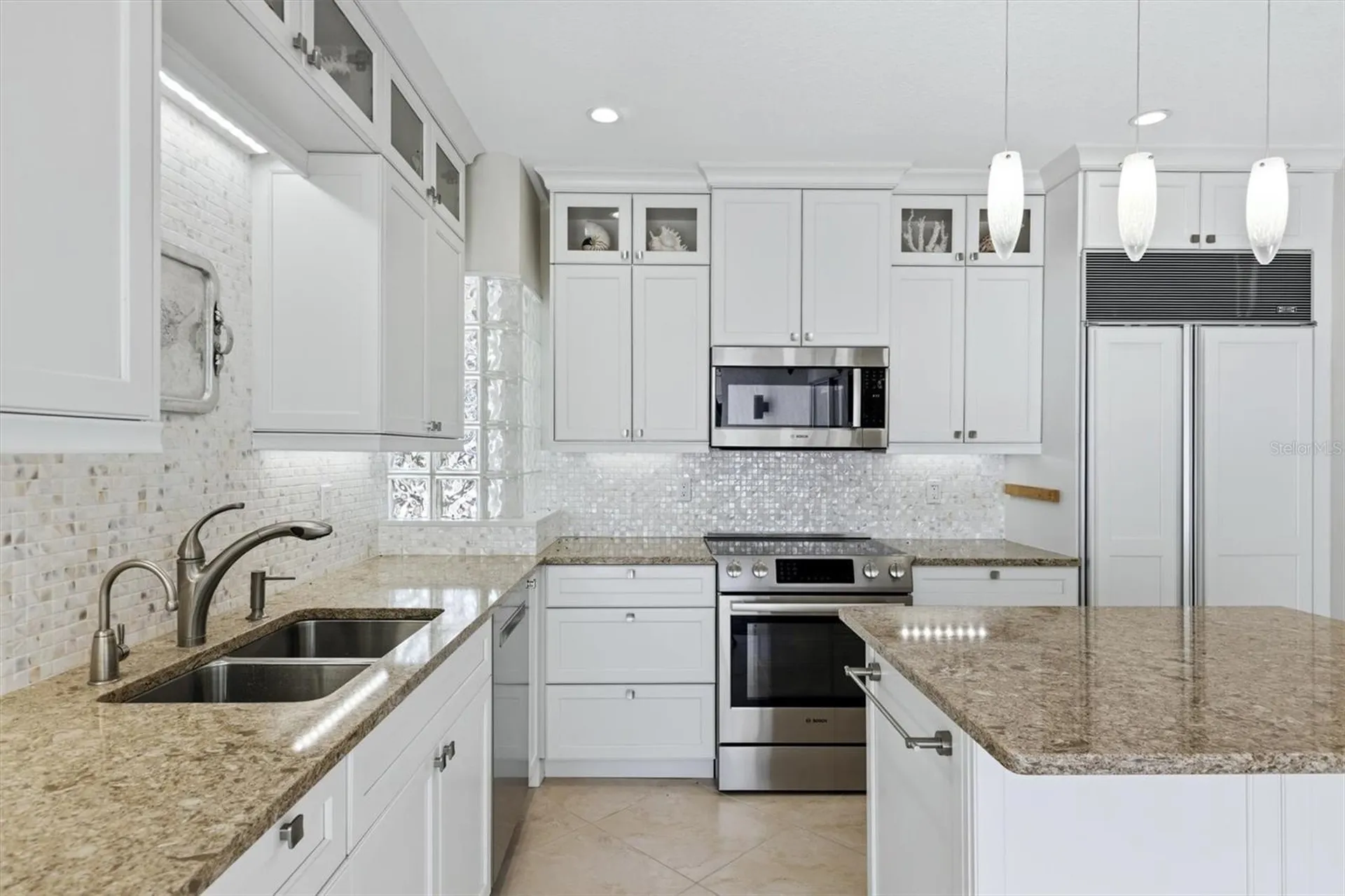 200 Cocoanut Avenue Sarasota FL 34236