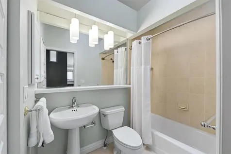 200 Cocoanut Avenue Sarasota FL 34236