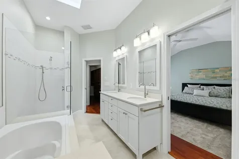 200 Cocoanut Avenue Sarasota FL 34236