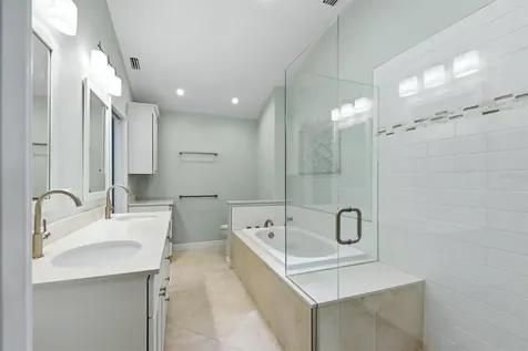 200 Cocoanut Avenue Sarasota FL 34236