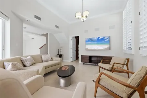200 Cocoanut Avenue Sarasota FL 34236