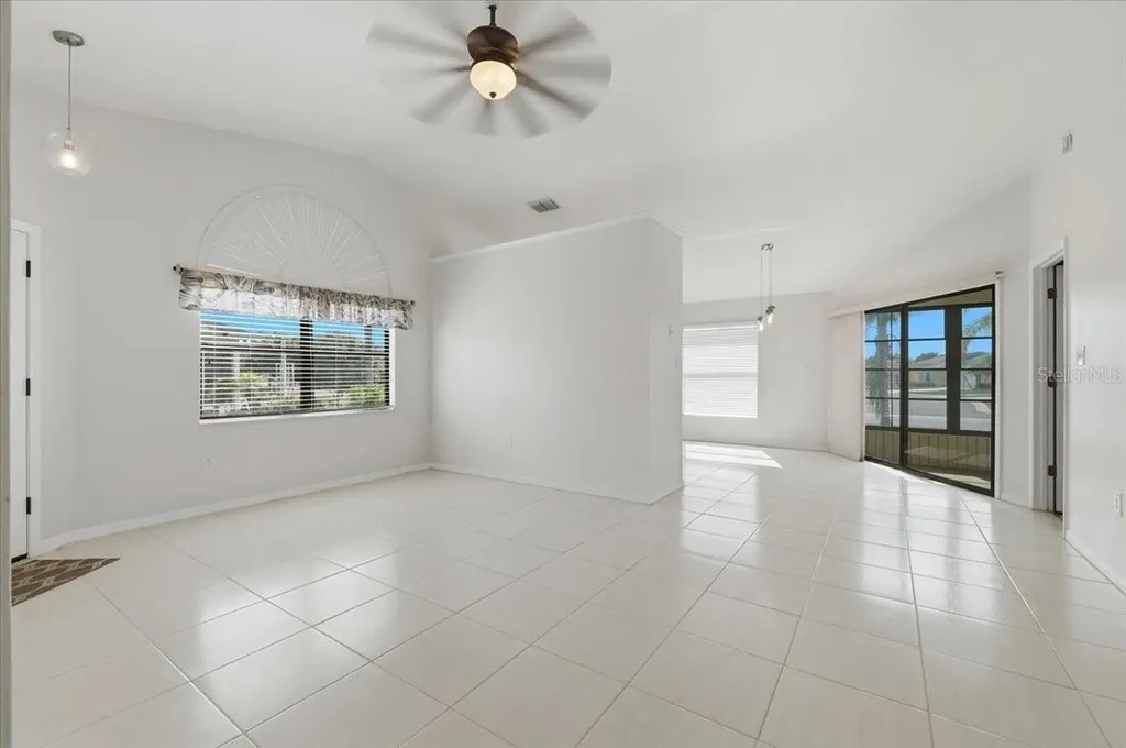 637 Cockatoo Loop Lakeland FL 33809