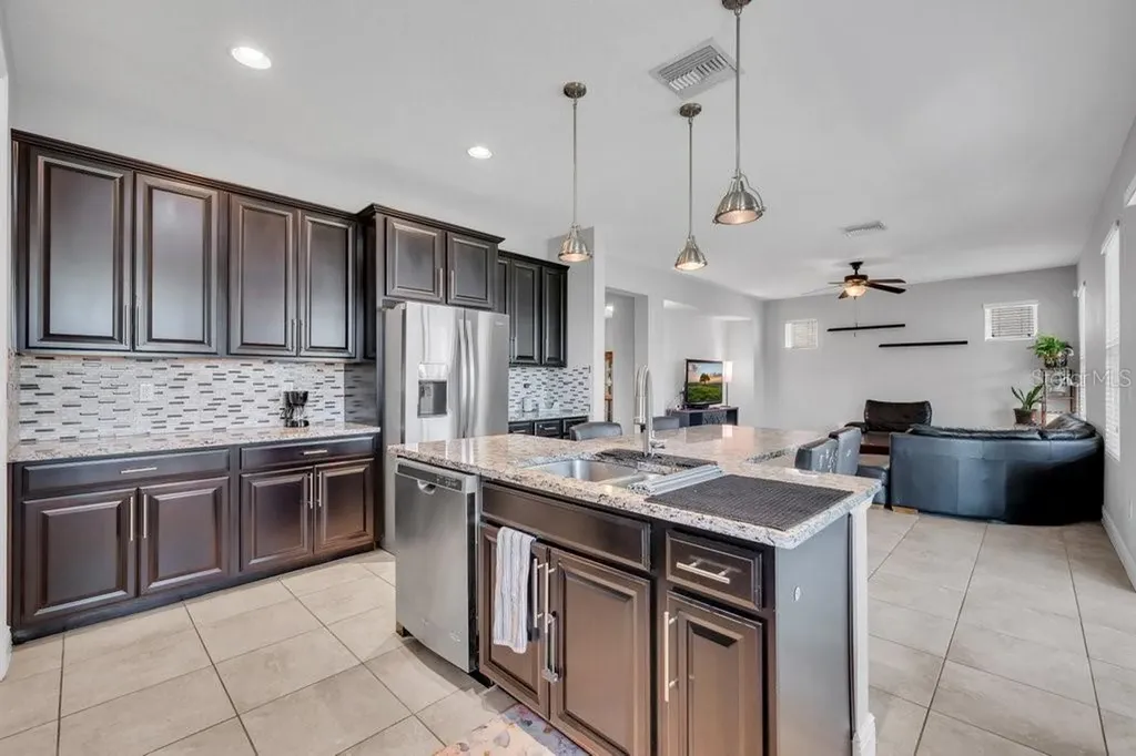 5938 Jasper Glen Drive Lithia FL 33547