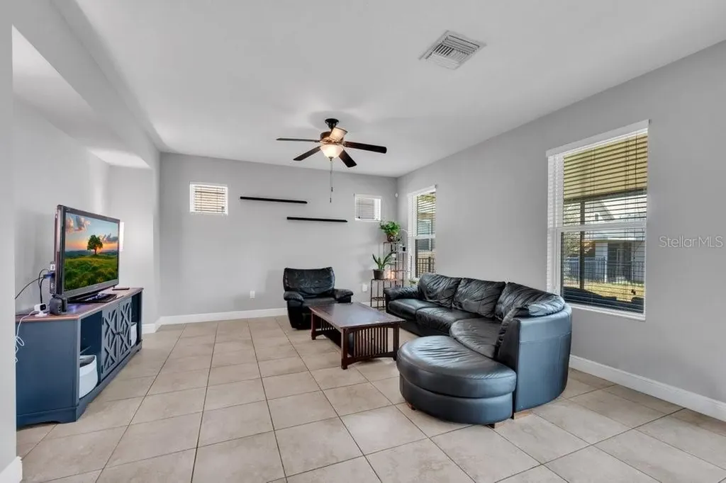 5938 Jasper Glen Drive Lithia FL 33547