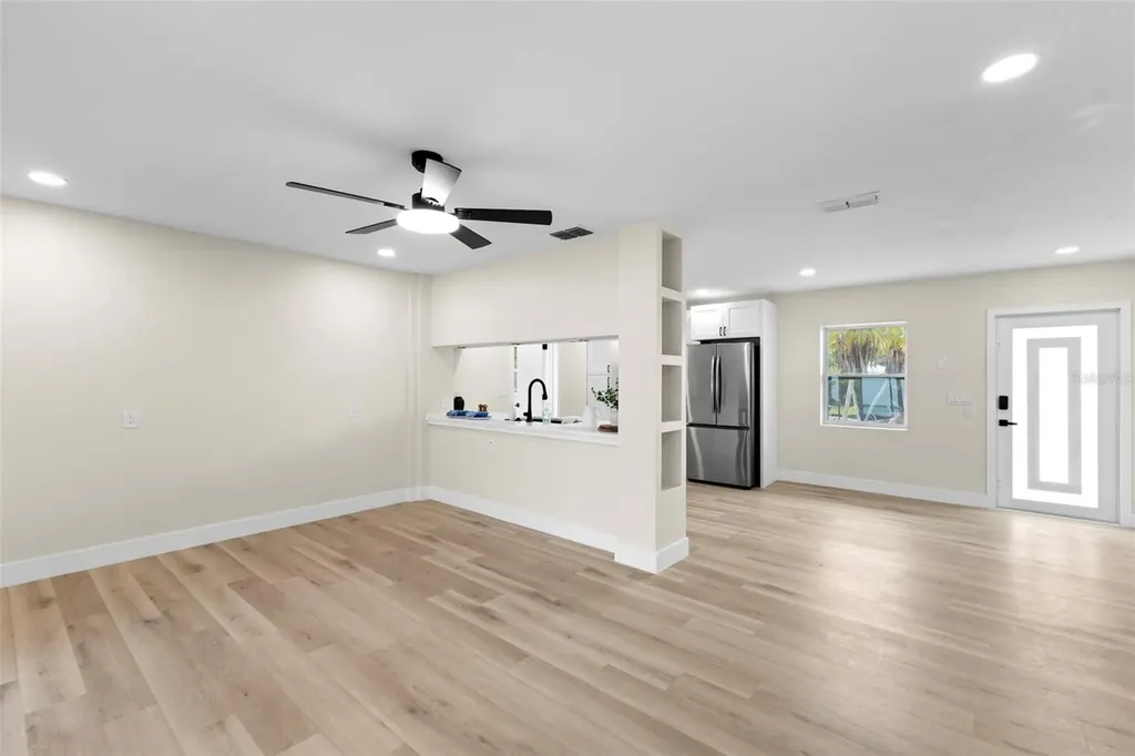 4430 Carson Street NE St Petersburg FL 33703