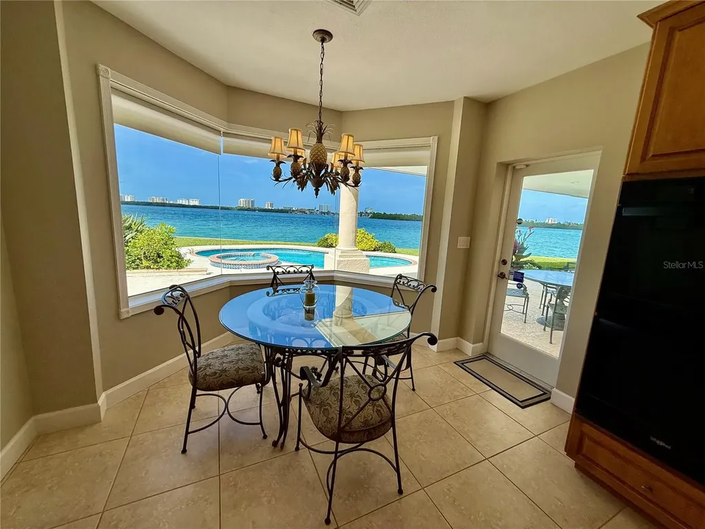 376 W Royal Flamingo Drive Sarasota FL 34236
