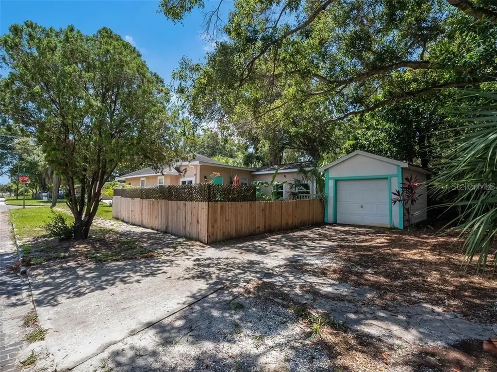 201 35th Street S St Petersburg FL 33711