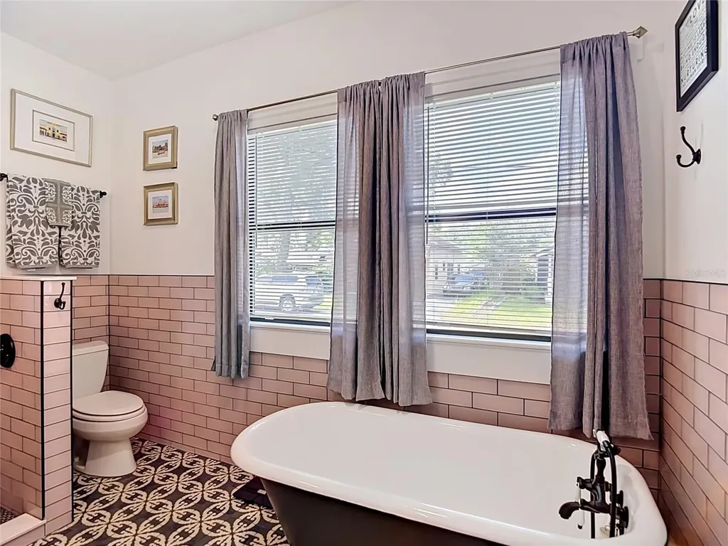 105 W Elm Street Tampa FL 33604