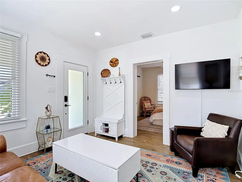 105 W Elm Street Tampa FL 33604