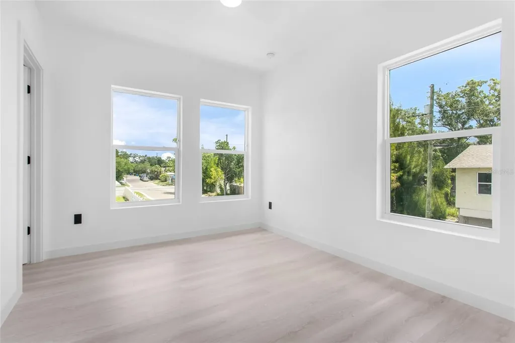 4601 Queensboro Avenue S St Petersburg FL 33711