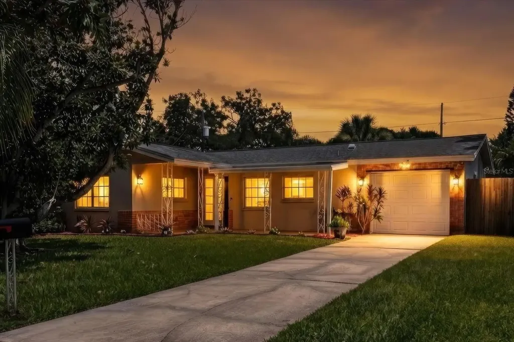2032 W Ridge Drive Clearwater FL 33763