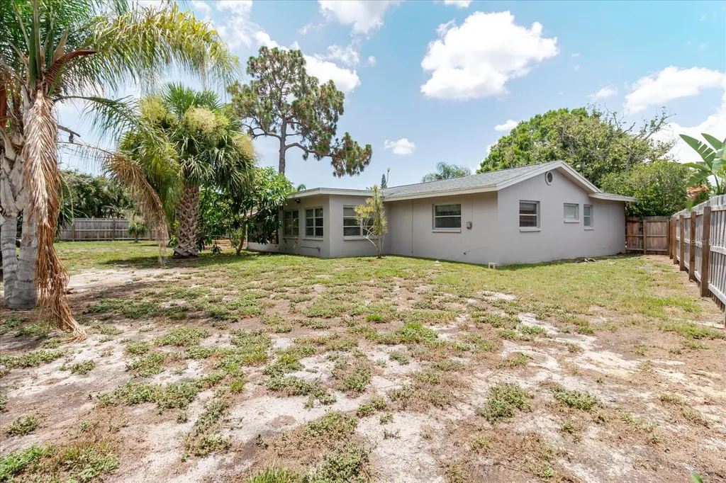 2032 W Ridge Drive Clearwater FL 33763