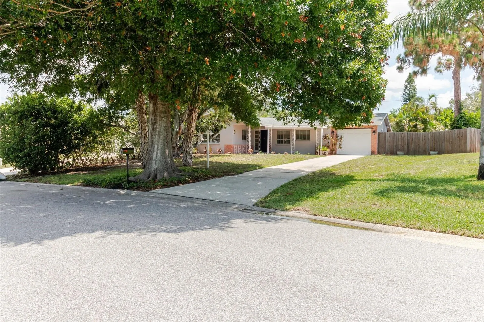 2032 W Ridge Drive Clearwater FL 33763