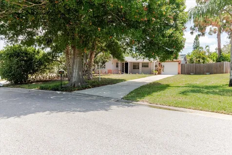 2032 W Ridge Drive Clearwater FL 33763
