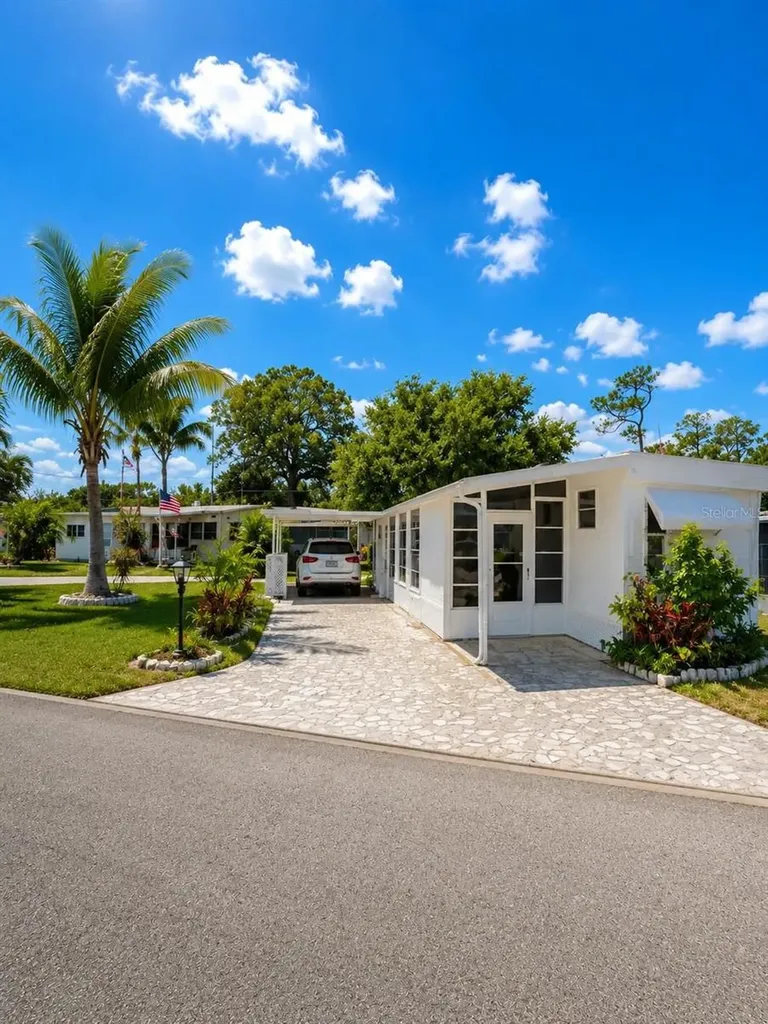 102 Lantern Place North Fort Myers FL 33917