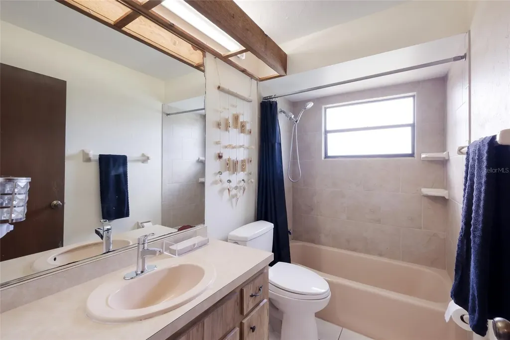 5202 Foxcroft Court Sarasota FL 34232