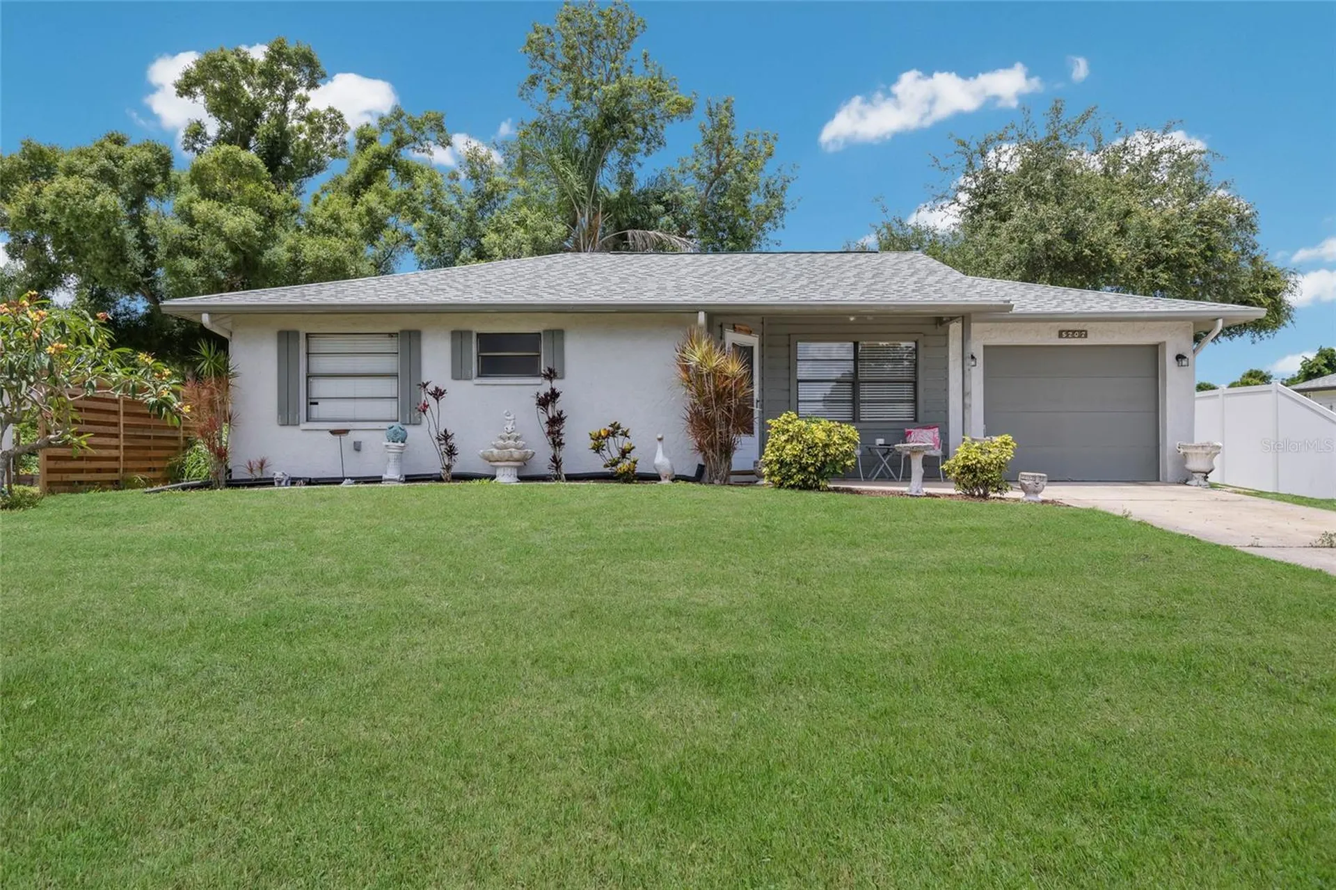 5202 Foxcroft Court Sarasota FL 34232