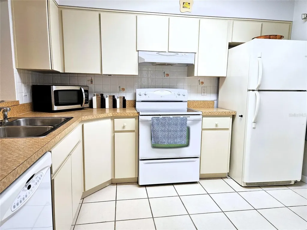 1800 Mariner Drive Tarpon Springs FL 34689