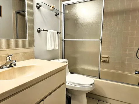 1800 Mariner Drive Tarpon Springs FL 34689