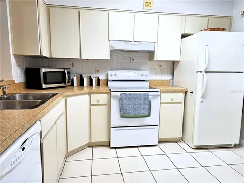 1800 Mariner Drive Tarpon Springs FL 34689