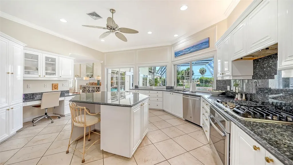 3988 Losillias Drive Sarasota FL 34238