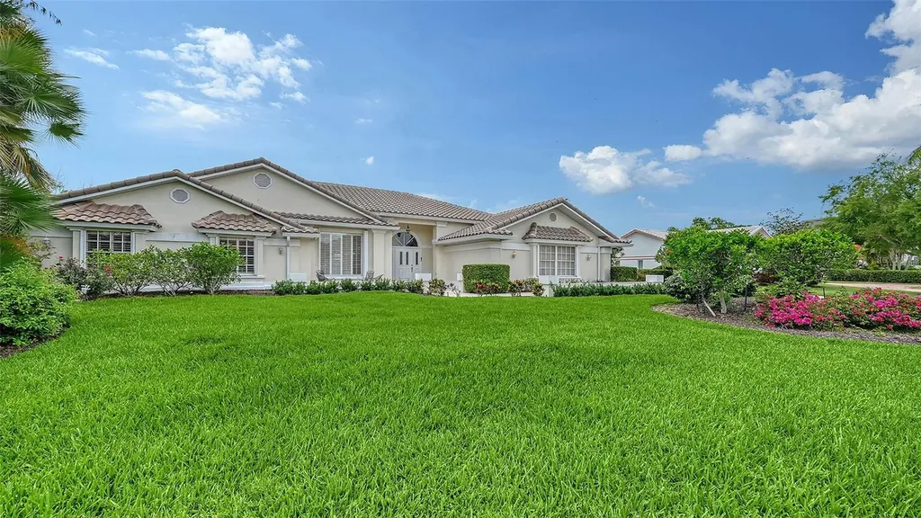 3988 Losillias Drive Sarasota FL 34238
