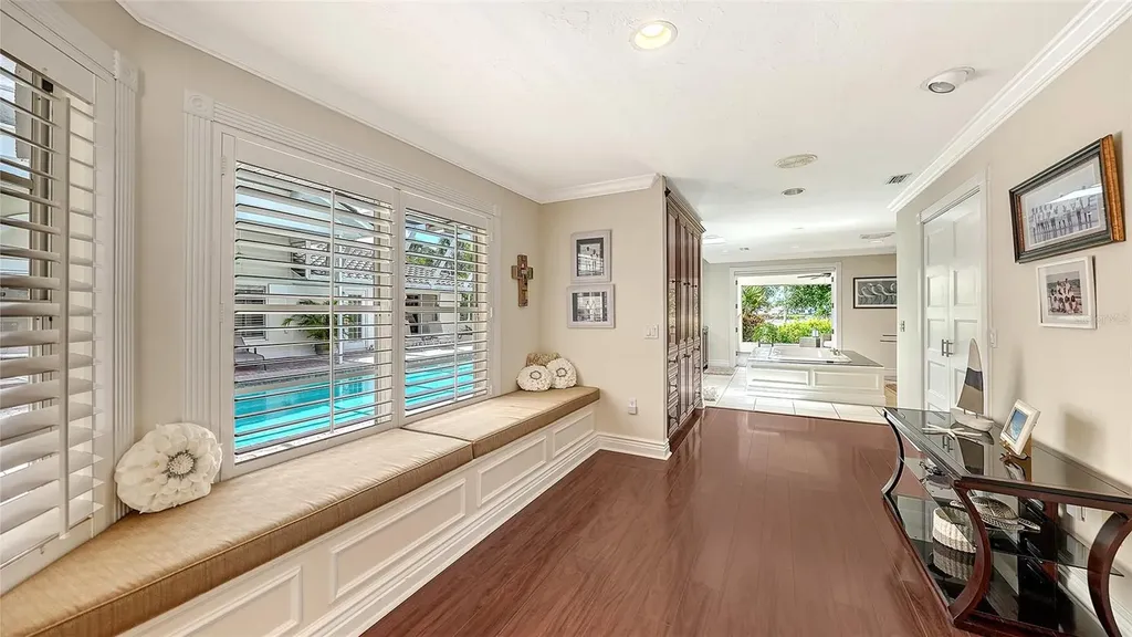 3988 Losillias Drive Sarasota FL 34238
