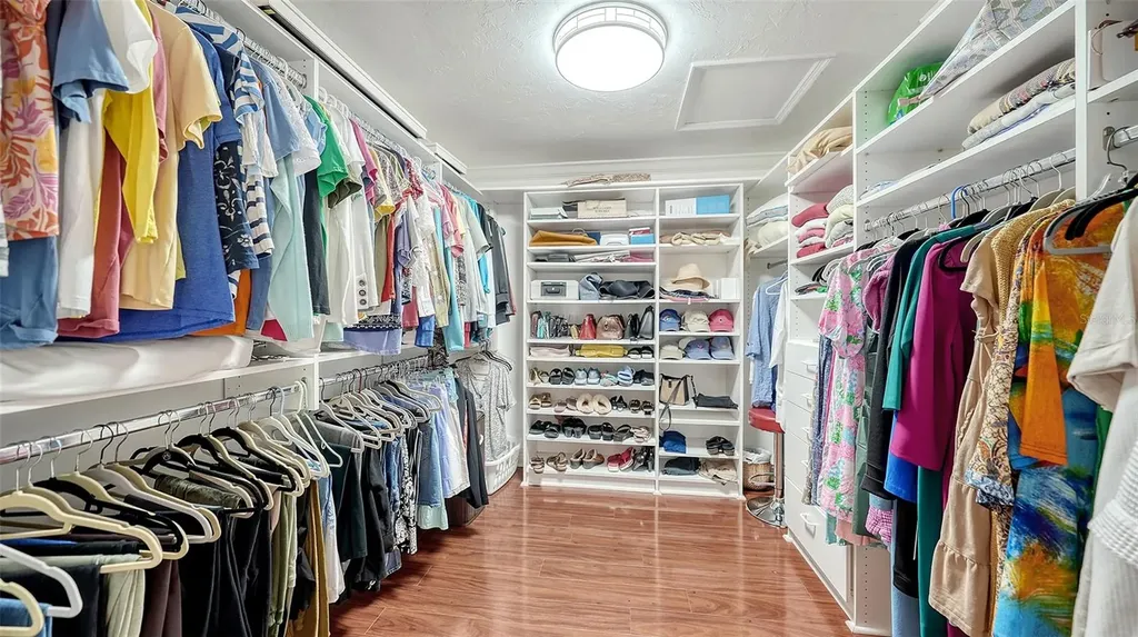 3988 Losillias Drive Sarasota FL 34238