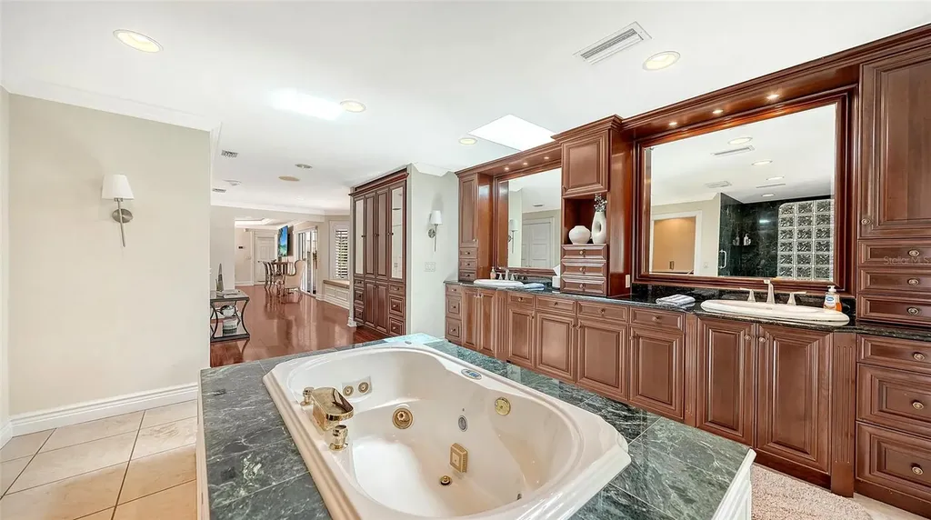 3988 Losillias Drive Sarasota FL 34238