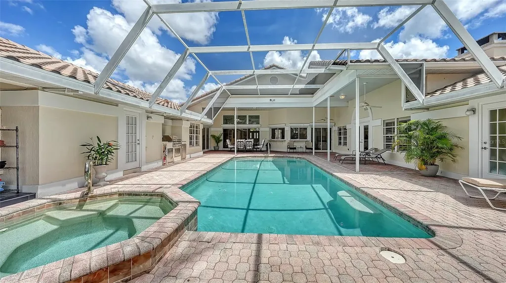3988 Losillias Drive Sarasota FL 34238