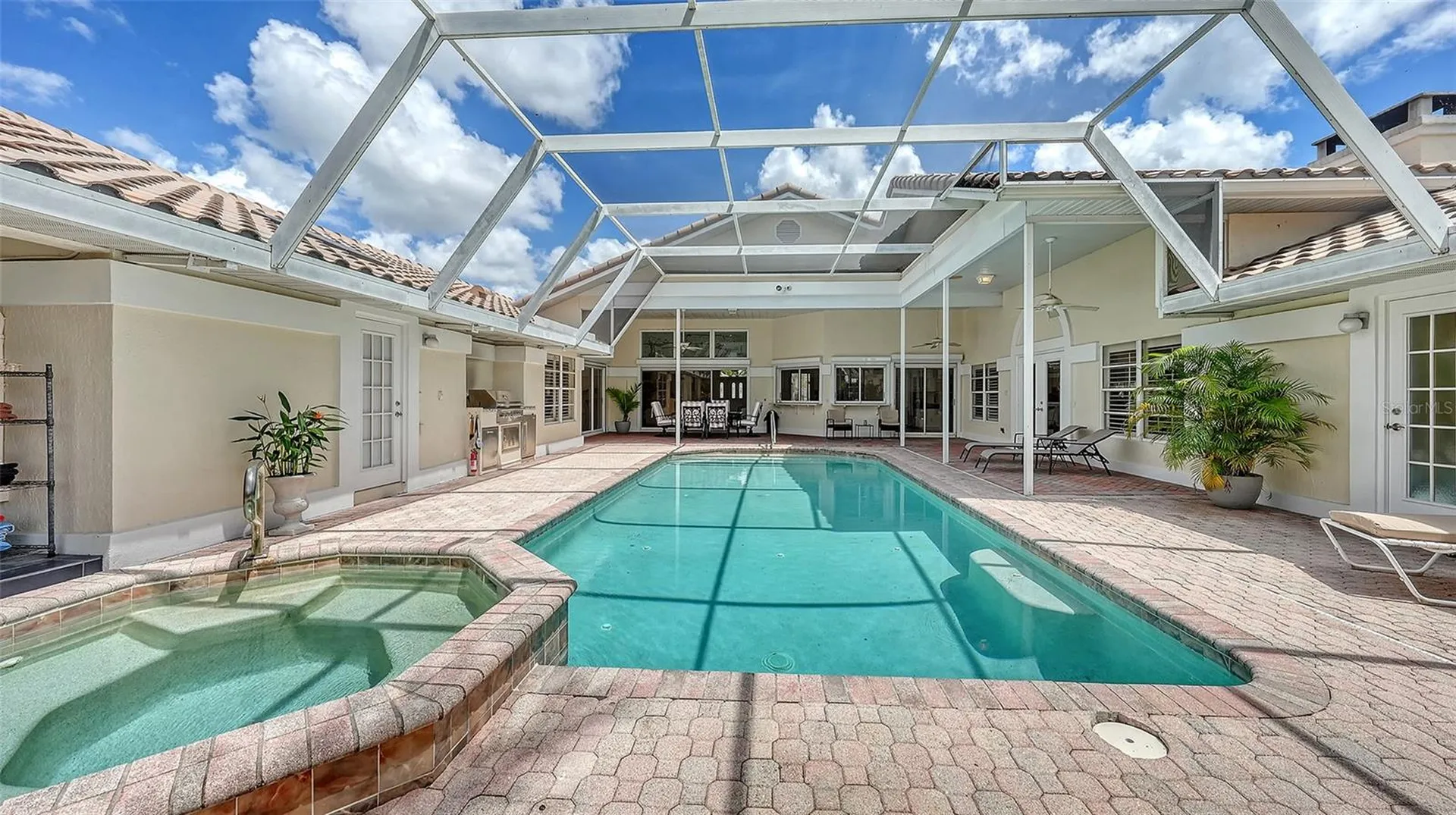 3988 Losillias Drive Sarasota FL 34238