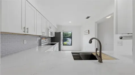 6050 28th Street W Bradenton FL 34207